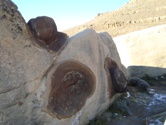 Formaciones geologicas sombreritos en el cerro Huyliche