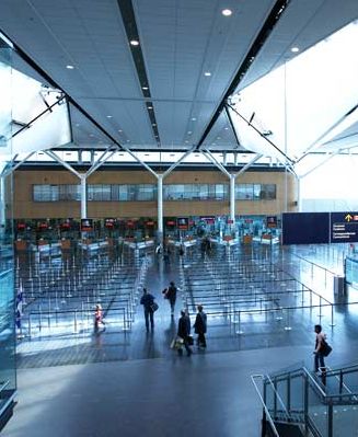 El aeropuerto Milan Malpensa está ubicado a 47 kilómetros al noroeste de la ciudad y sus instalaciones son muy modernas.