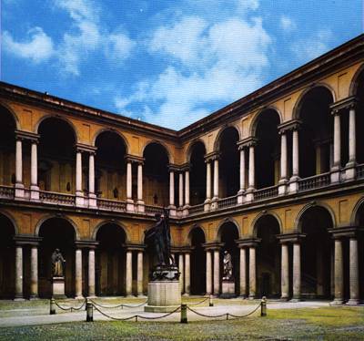 Interior del Palazzo di Brera donde se observa la Academia de Bellas Artes del mismo nombre.
