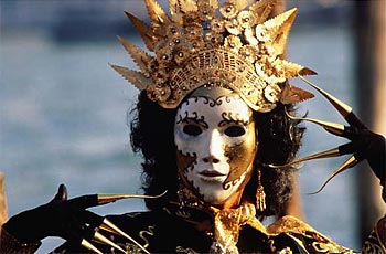 Las Máscaras de Venecia tomaron importancia con el paso de los años por su colorido y esplendor.