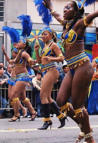 Carnaval de San Francisco (Carnival) Celebrado a fines de mayo en Mission District con música, carrozas, disfraces y eventos varios
