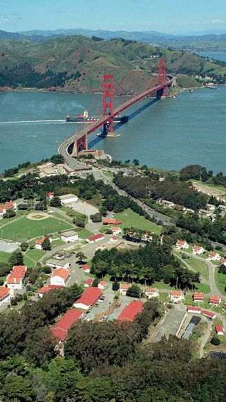 Presidio de San Francisco vista panorámica - A lo lejos el Golden Gate Bridge