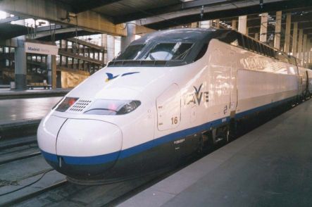 Tren AVE de Madrid España